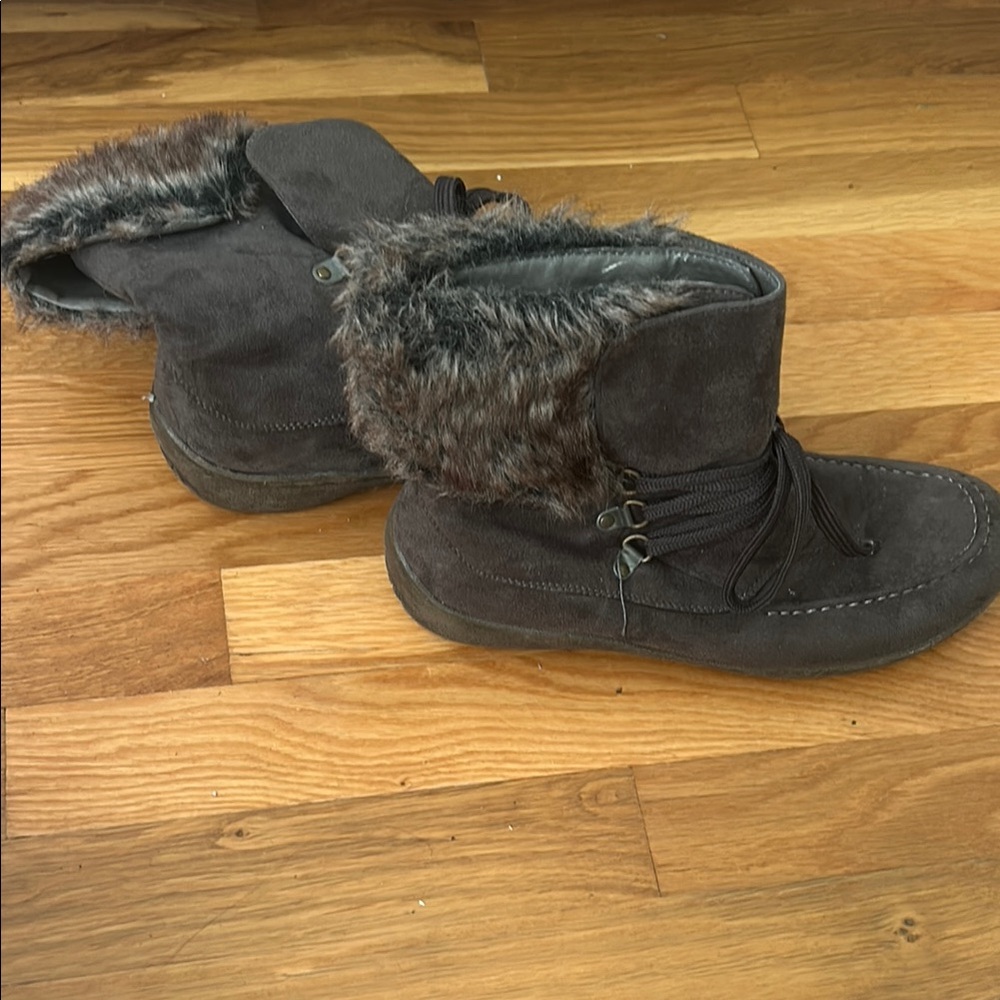 Western Chief Gray Fur-Lined Boots